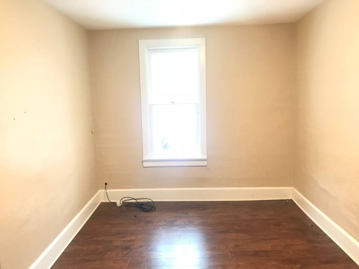 Apartment for rent at 526 Dennis St, Adrian, MI 49221