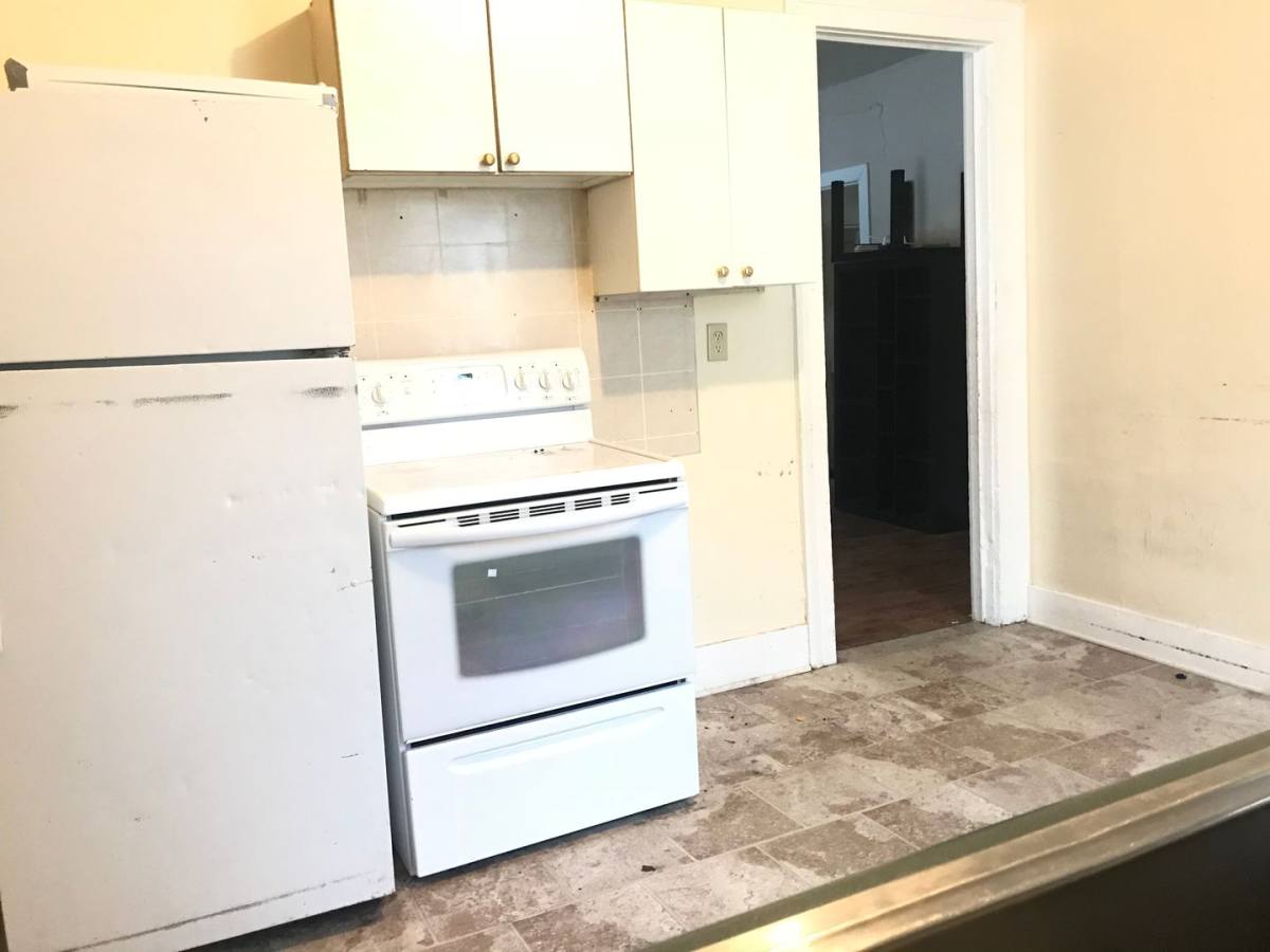 Apartment for rent at 526 Dennis St, Adrian, MI 49221