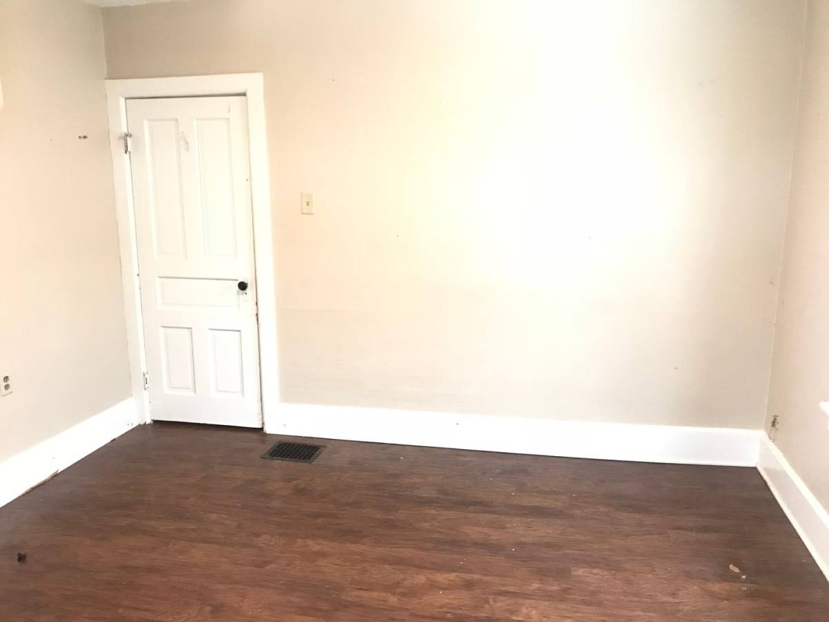Apartment for rent at 526 Dennis St, Adrian, MI 49221