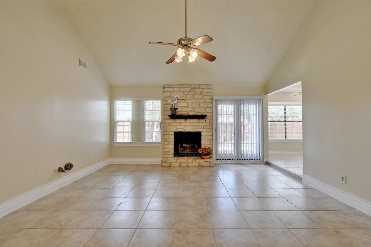 House for rent at 1622 Peachtree Valley Dr, Round Rock, TX 78681
