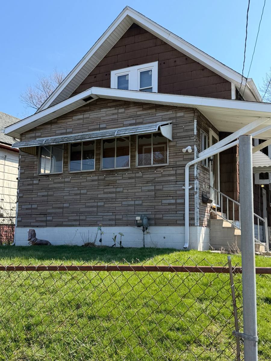 House for rent at 68 N Shirley, Pontiac, MI 48342