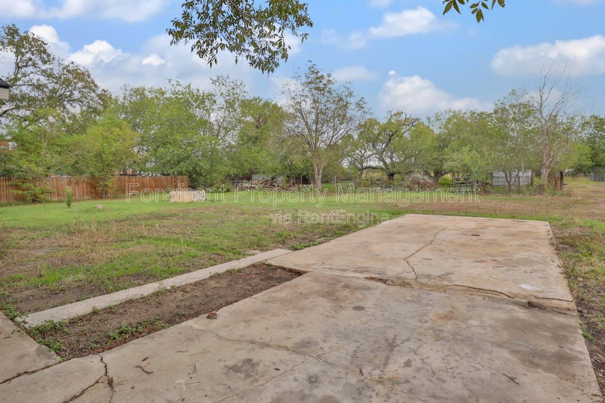 Apartment for rent at 19230 Farm To Market Rd 1937 #4, San Antonio, TX 78221