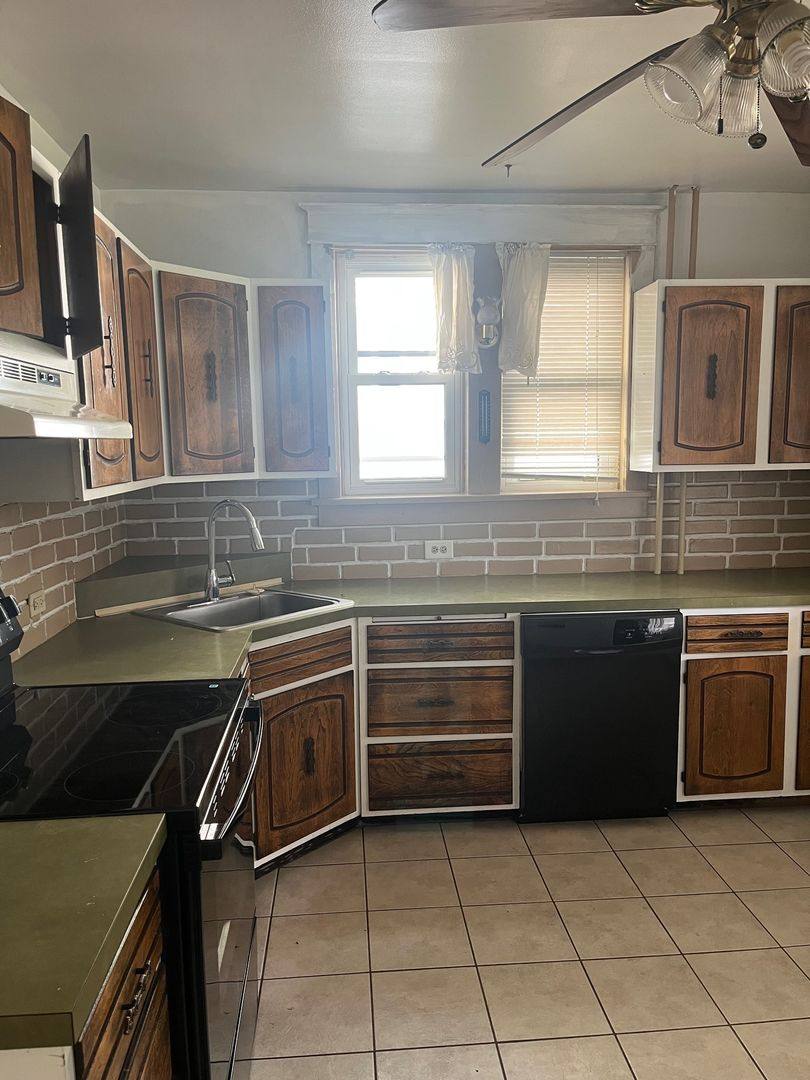 House for rent at 822 W Main St, Palmyra, PA 17078
