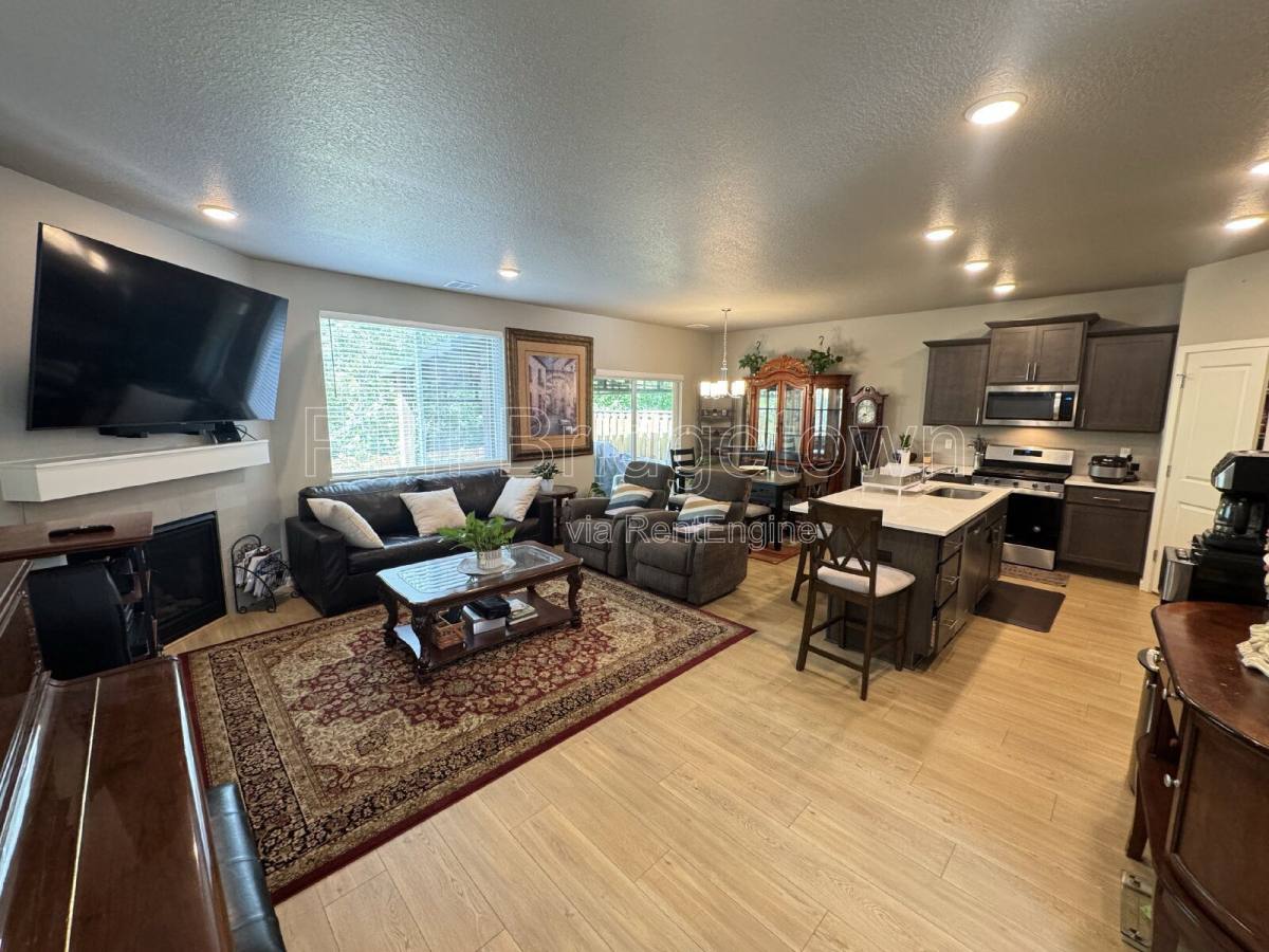 House for rent at 3715 SW 190th Terrace, Beaverton, OR 97078