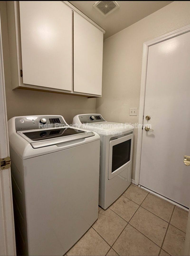 House for rent at 2669 Alamos Ave, Clovis, CA 93611