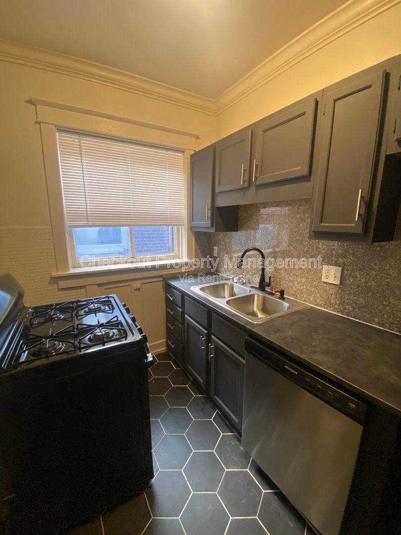 Apartment for rent at 2035 Maury Ave, Saint Louis, MO 63110