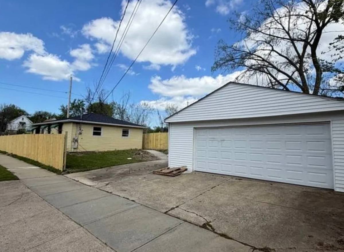 House for rent at 12102 Imperial, Cleveland, OH 44120