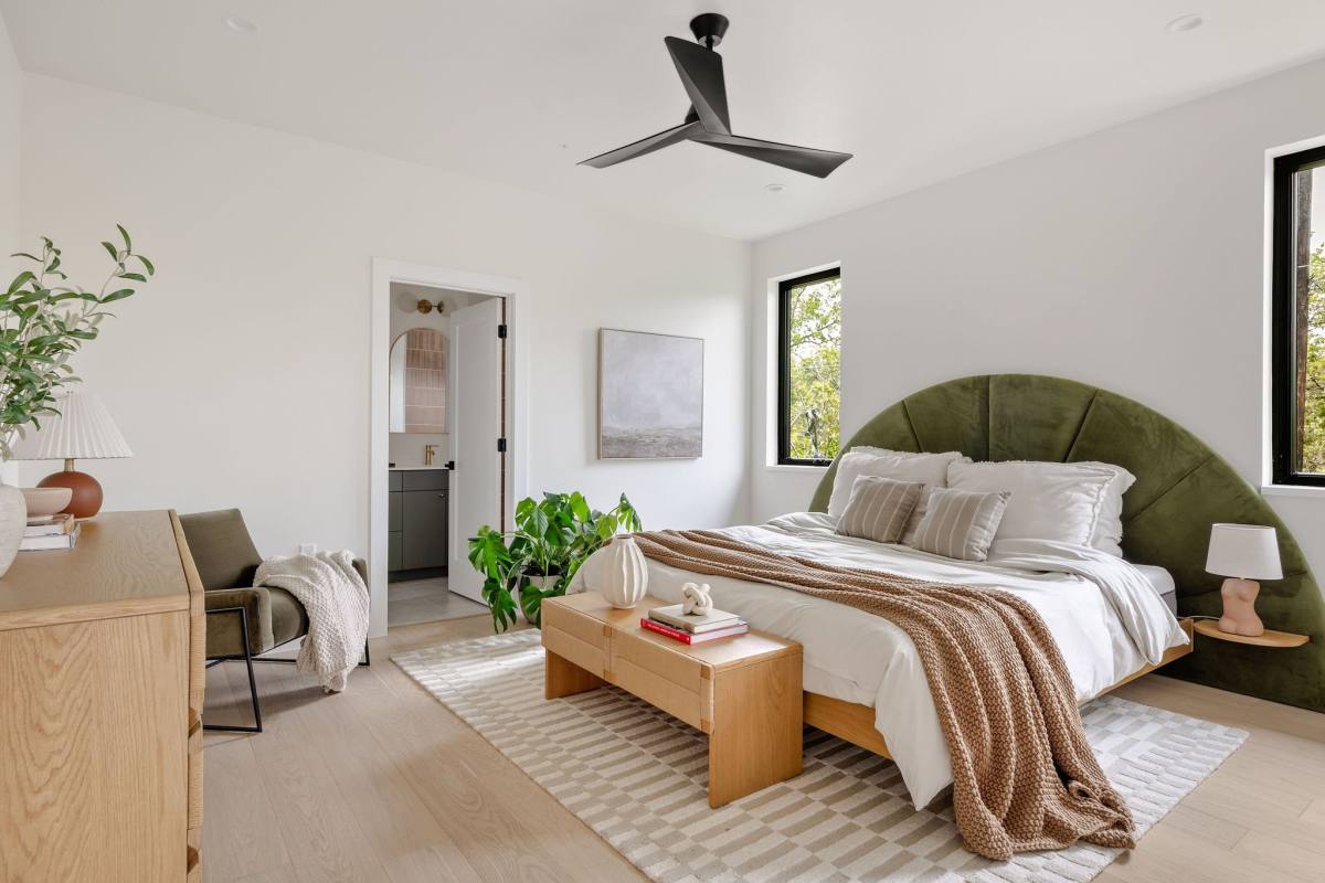 House for rent at 1813 E 38th 1 2 St, Austin, TX 78722
