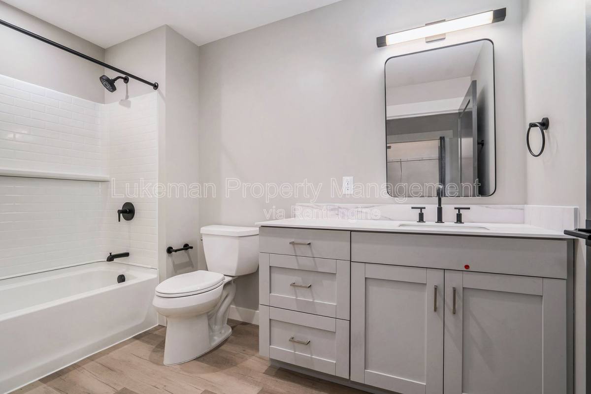 Apartment for rent at 815 N Pitcher St #8, Kalamazoo, MI 49007