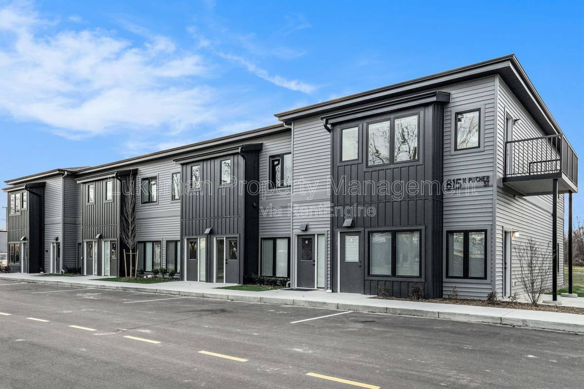 Apartment for rent at 815 N Pitcher St #8, Kalamazoo, MI 49007