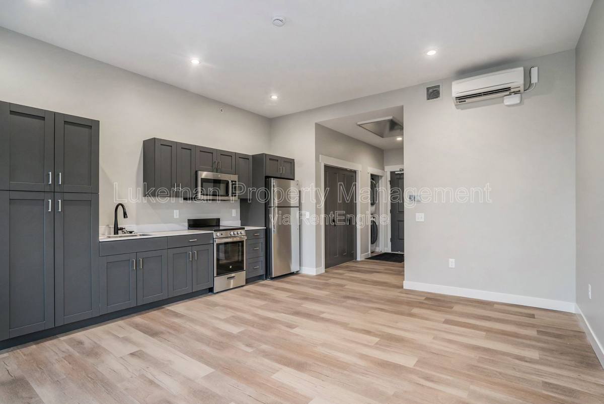 Apartment for rent at 815 N Pitcher St #8, Kalamazoo, MI 49007
