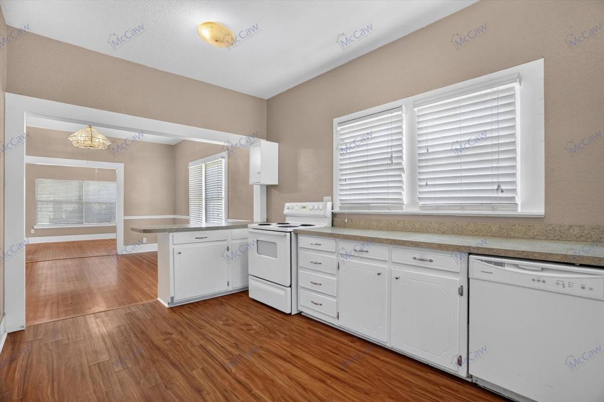 House for rent at 303 S Elm St, Weatherford, TX 76086
