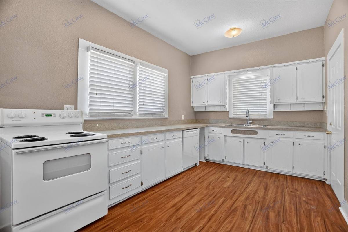 House for rent at 303 S Elm St, Weatherford, TX 76086