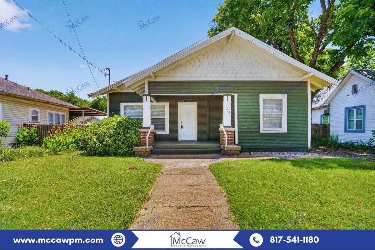 House for rent at 303 S Elm St, Weatherford, TX 76086