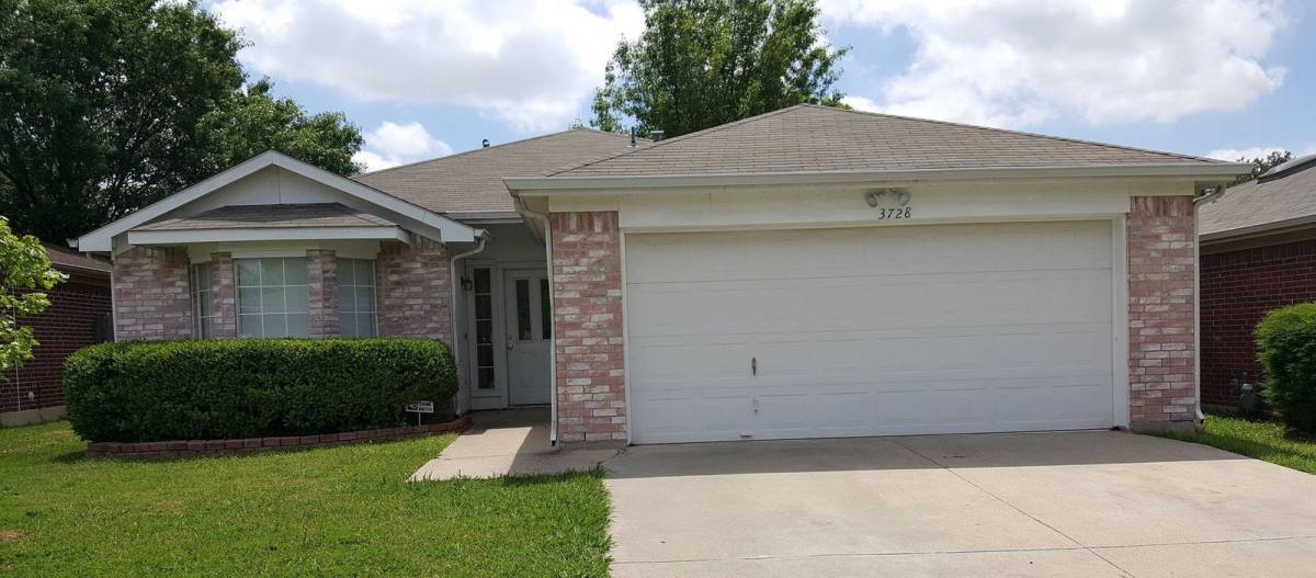 House for rent at 3728 Chaddybrook Lane, Fort Worth, TX 76137
