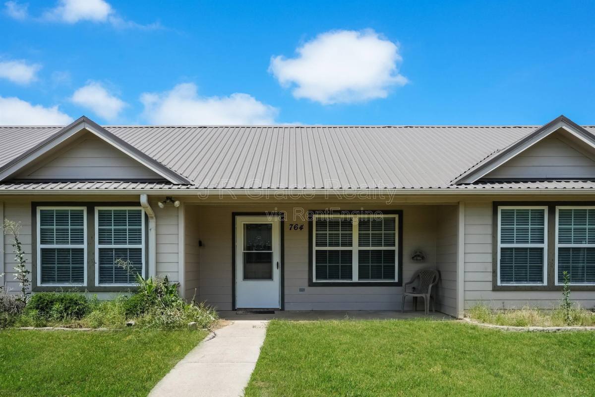 Apartment for rent at 764 Rocky Ridge Flatts, Gainesville, TX 76240