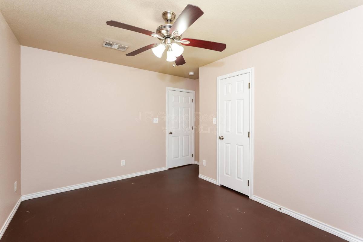 Apartment for rent at 764 Rocky Ridge Flatts, Gainesville, TX 76240