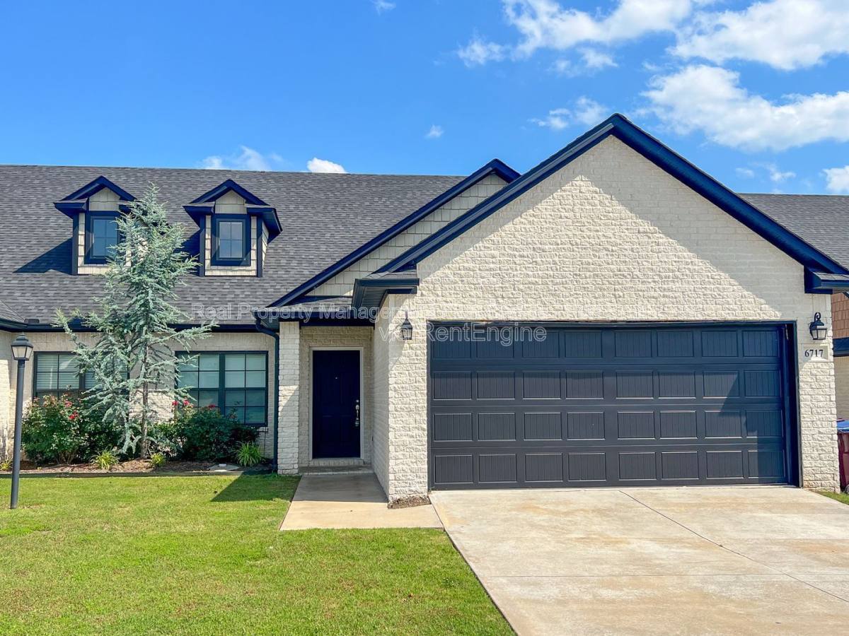 Townhouse for rent at 6717 Maribette Rd, Barling, AR 72923
