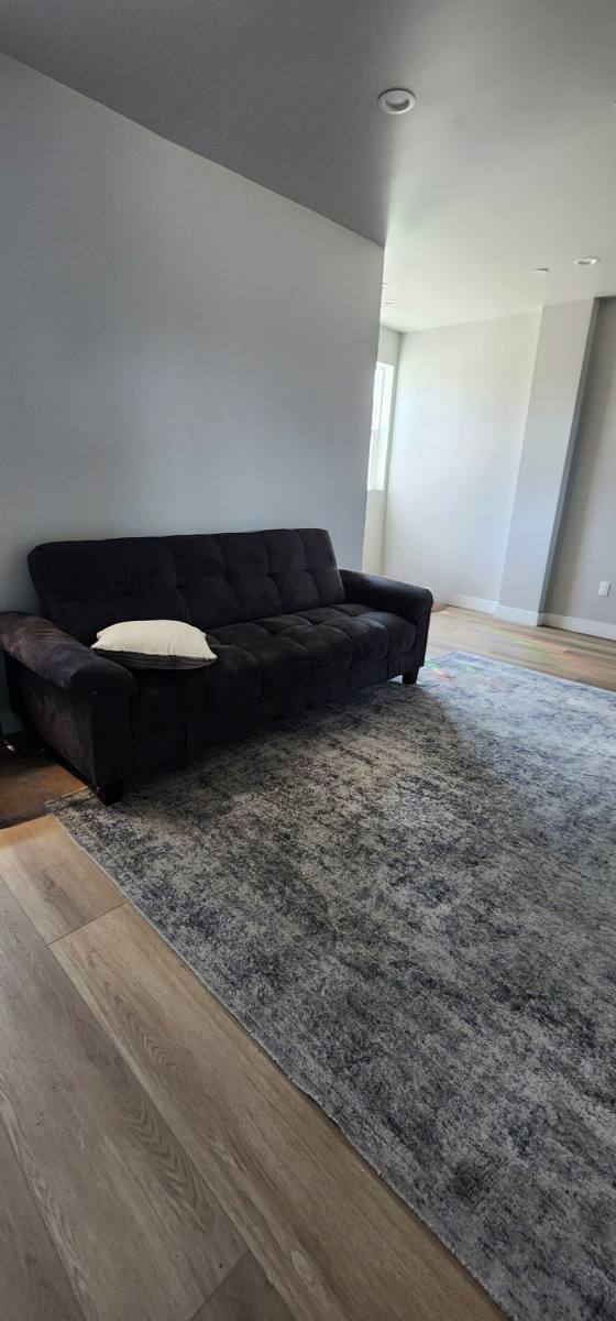 Townhouse for rent at 2401 S Redondo Blvd #B, Los Angeles, CA 90016