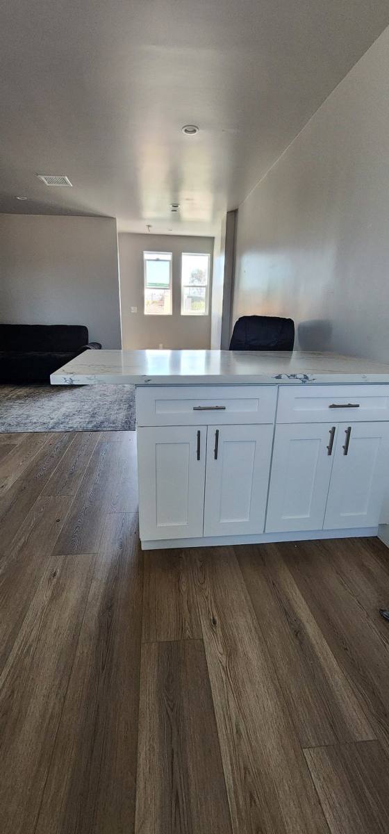 Townhouse for rent at 2401 S Redondo Blvd #B, Los Angeles, CA 90016