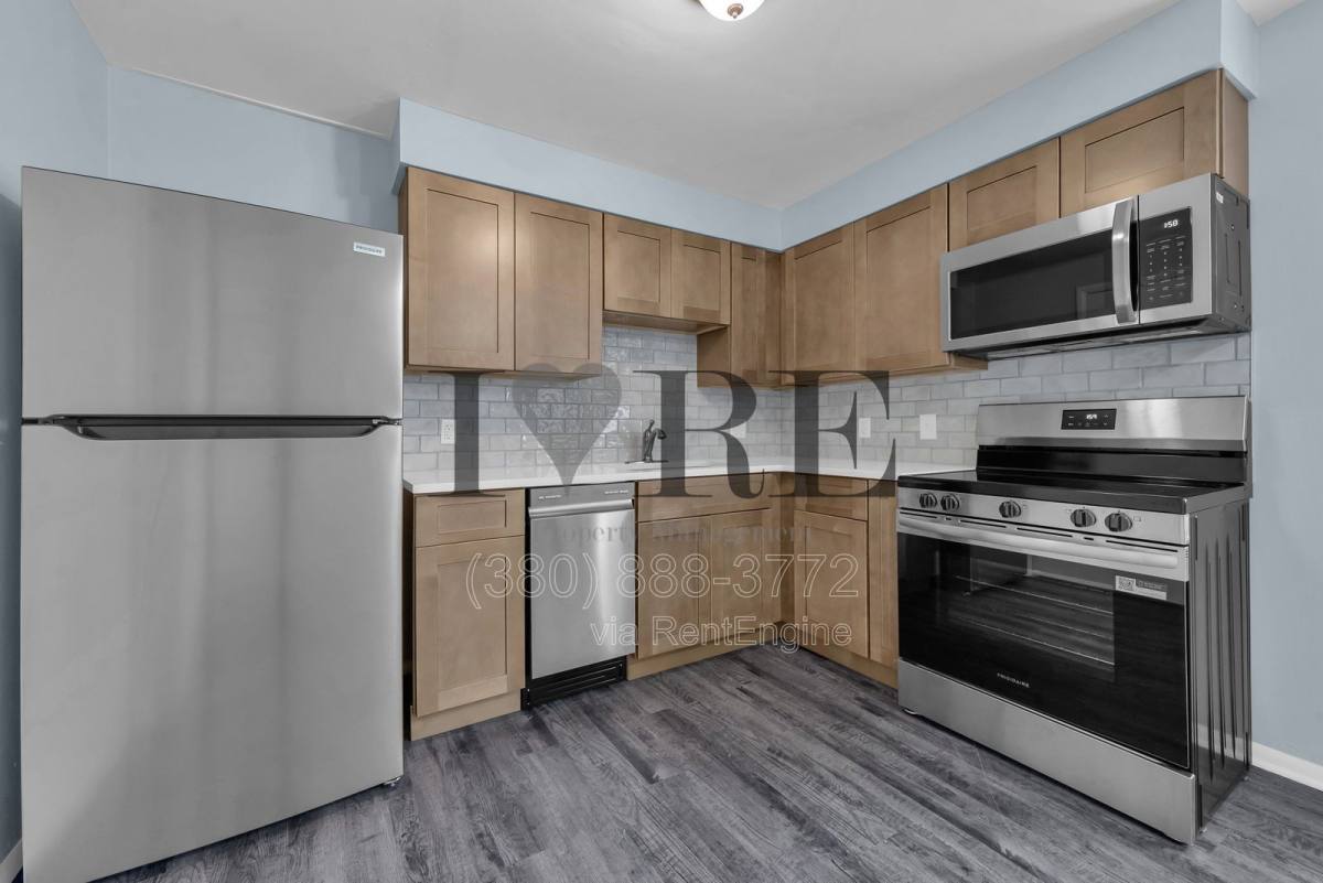 Apartment for rent at 870 N Meadows Court #F, Columbus, OH 43229