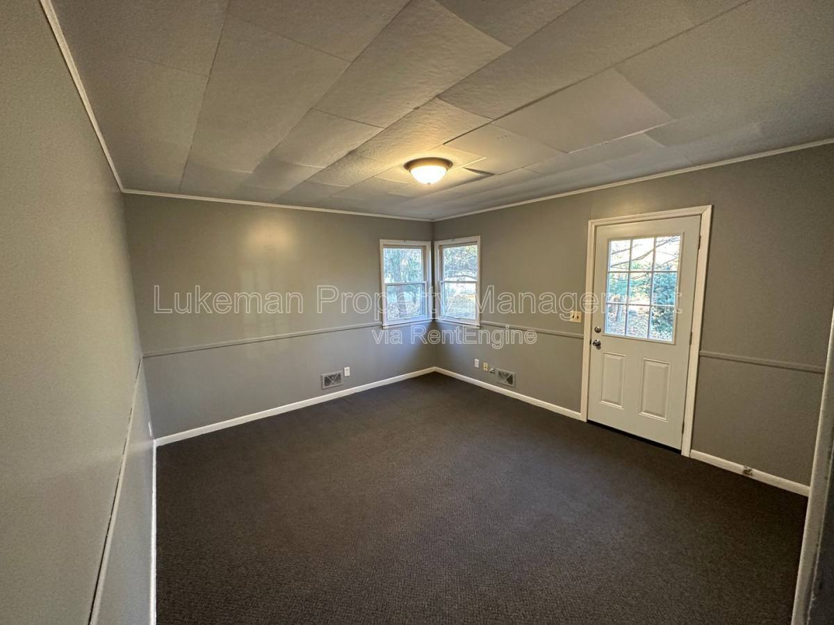 Apartment for rent at 714 Village St #2, Kalamazoo, MI 49008