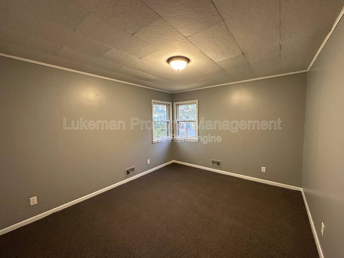 Apartment for rent at 714 Village St #2, Kalamazoo, MI 49008