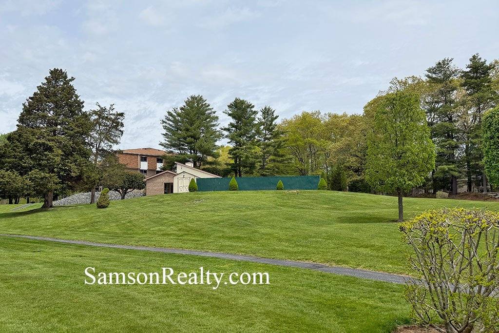 Apartment for rent at 756 Quaker Lane #210, East Greenwich, RI 02818