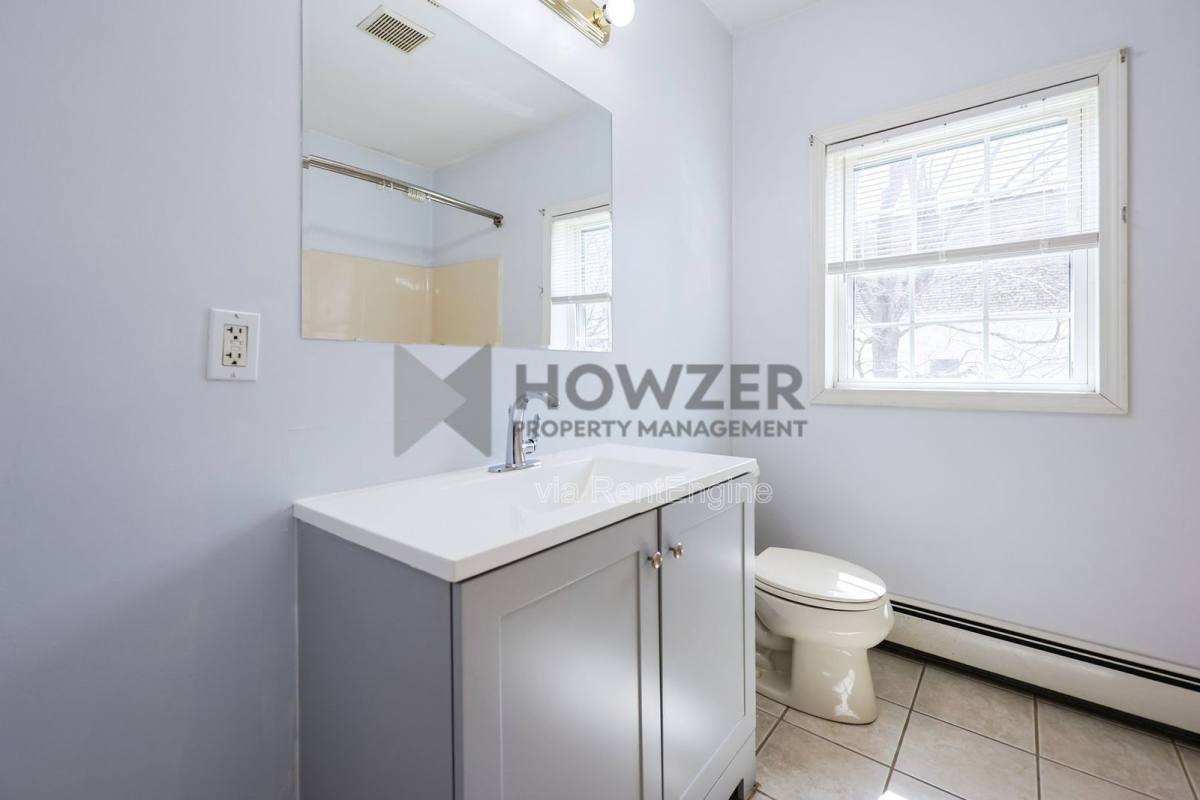 Apartment for rent at 7 Park Ave #2C, Attleboro, MA 02703