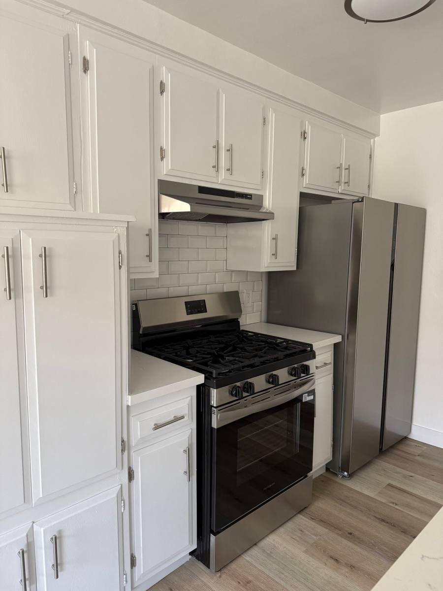 Apartment for rent at 1030 N Edinburgh Ave #6, Los Angeles, CA 90046