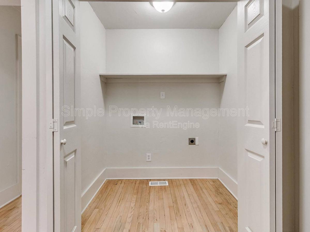 Apartment for rent at 943 E Dr, Oklahoma City, OK 73105