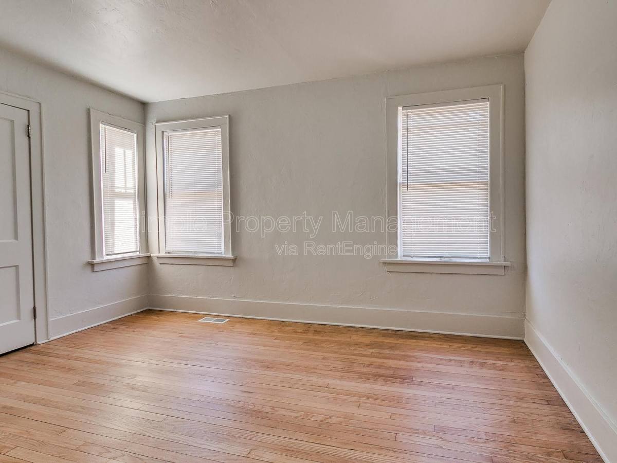 Apartment for rent at 943 E Dr, Oklahoma City, OK 73105