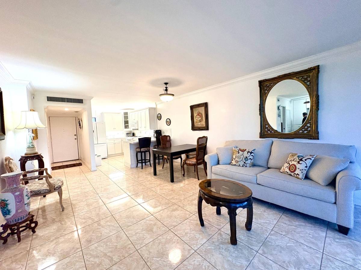 Apartment for rent at 20500 W Country Club Dr #410, Miami, FL 33180