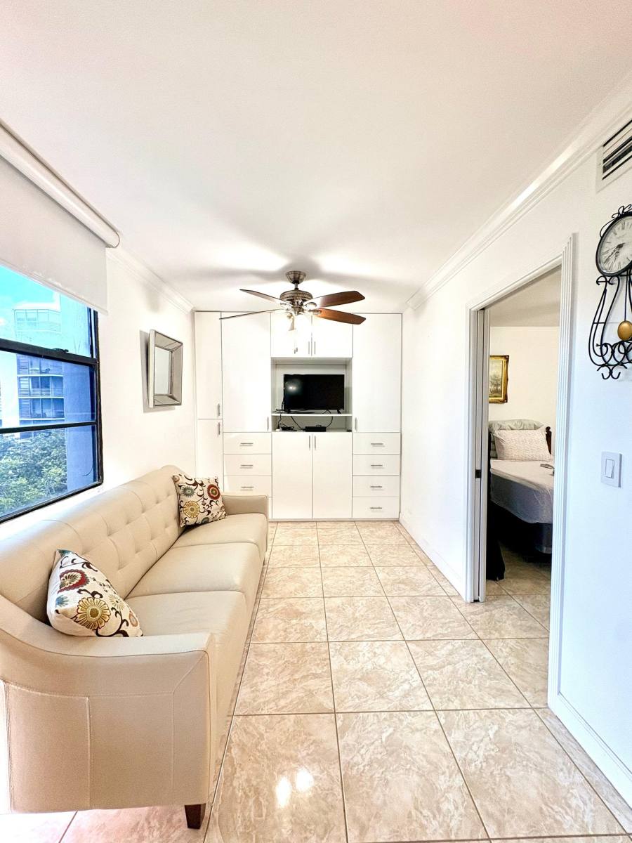 Apartment for rent at 20500 W Country Club Dr #410, Miami, FL 33180