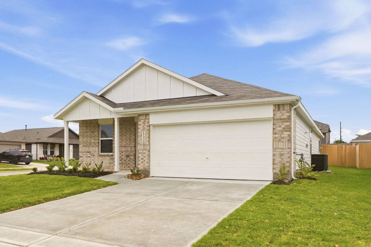 House for rent at 17334 Glacier Forest, Crosby, TX 77532