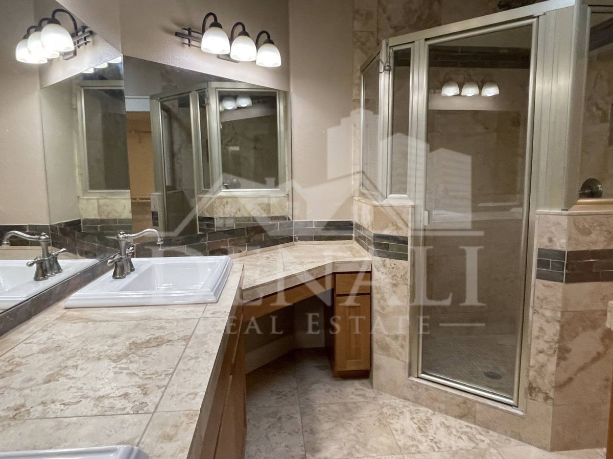 Apartment for rent at 18640 N 44th Place, Phoenix, AZ 85050