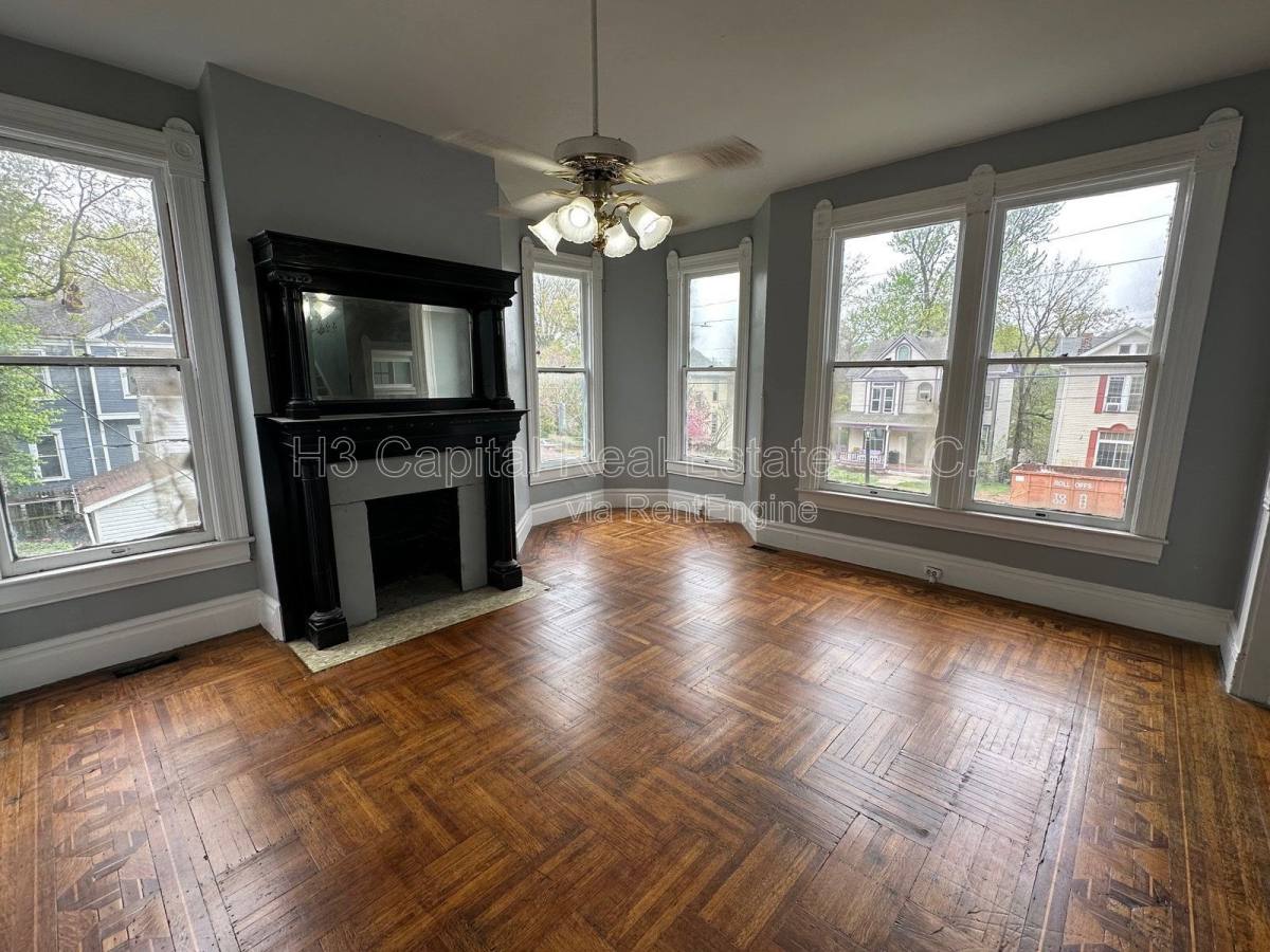 Apartment for rent at 821 Alby #A, Alton, IL 62002