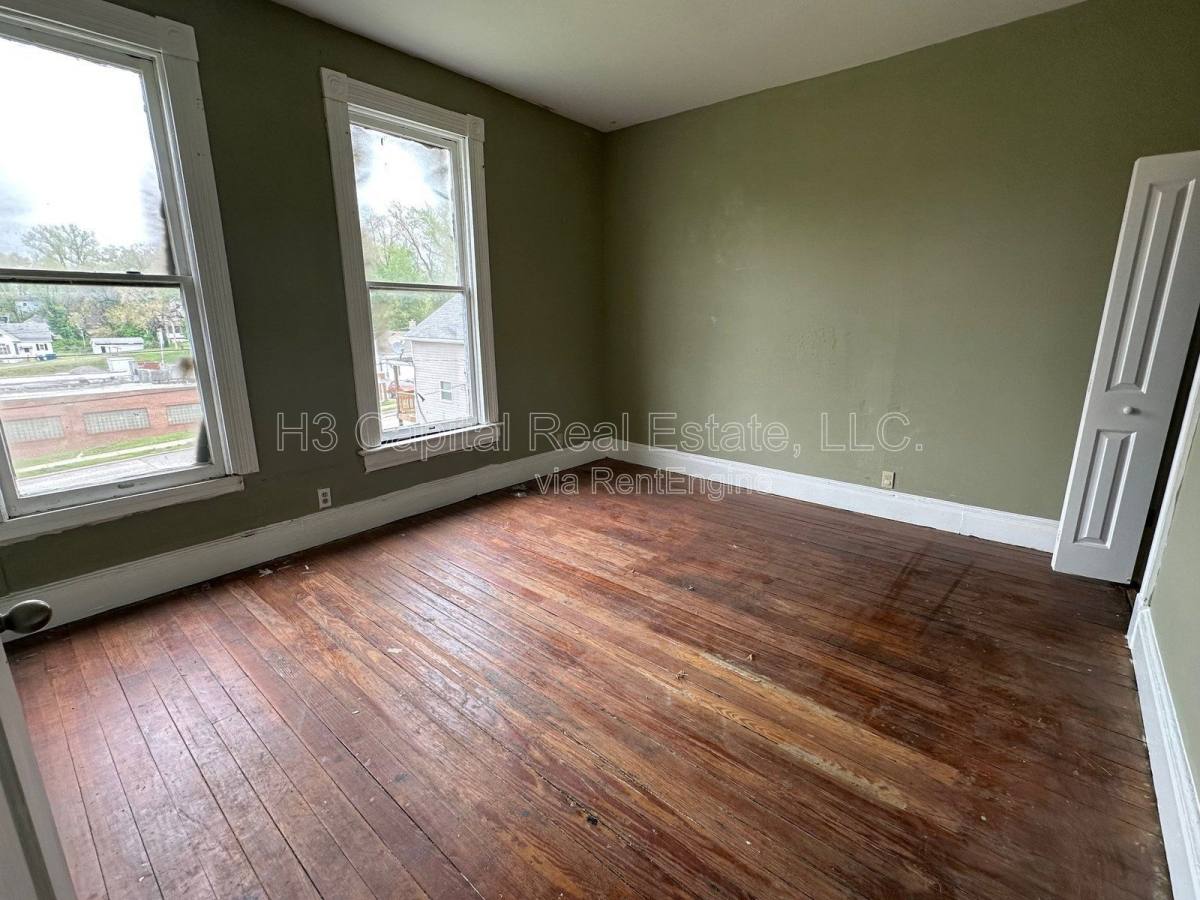 Apartment for rent at 821 Alby #A, Alton, IL 62002