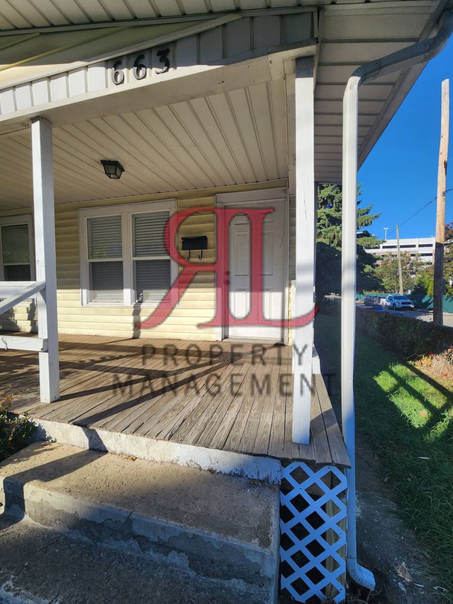 Townhouse for rent at 663 Ann St, Columbus, OH 43206