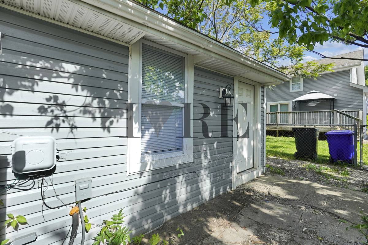 Apartment for rent at 1555 Myrtle Ave, Columbus, OH 43211
