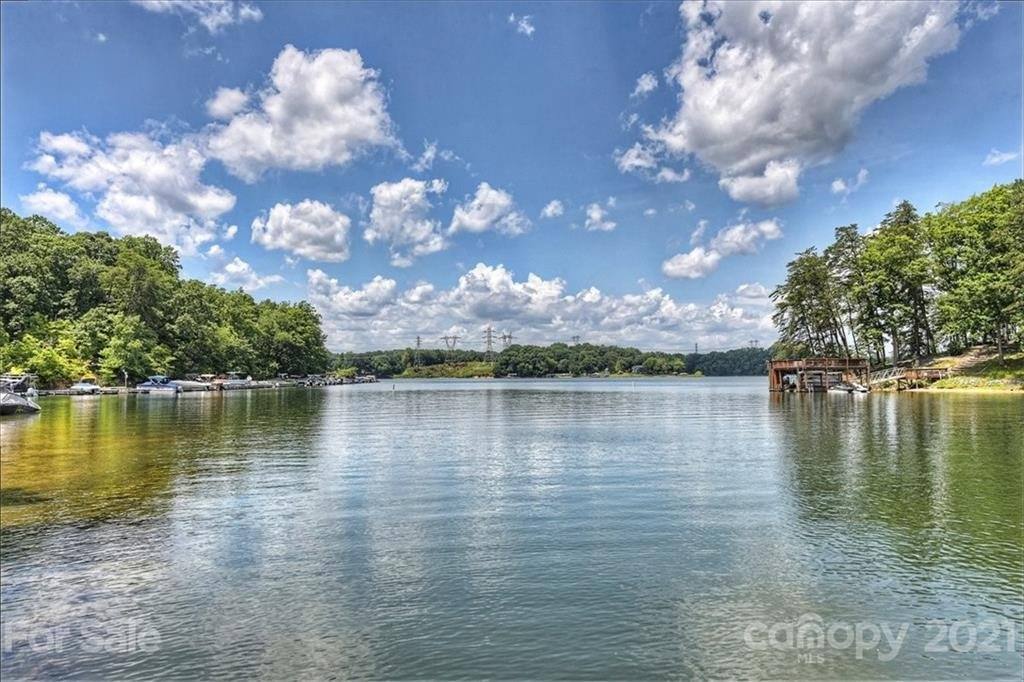 House for rent at 2427 Mount Ilse Harbor Dr, Charlotte, NC 28214