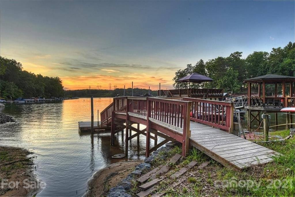 House for rent at 2427 Mount Ilse Harbor Dr, Charlotte, NC 28214