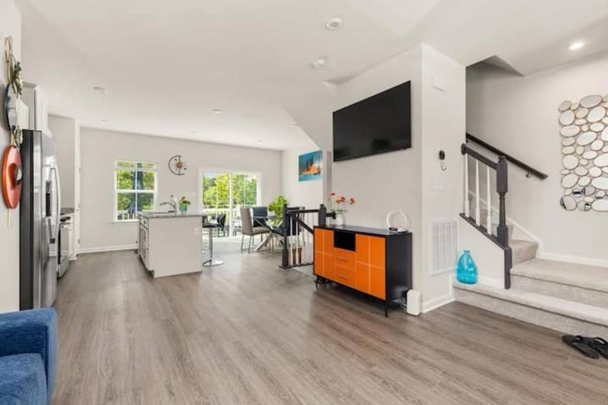 Condo for rent at 207 Falcon Ave, Portsmouth, VA 23701