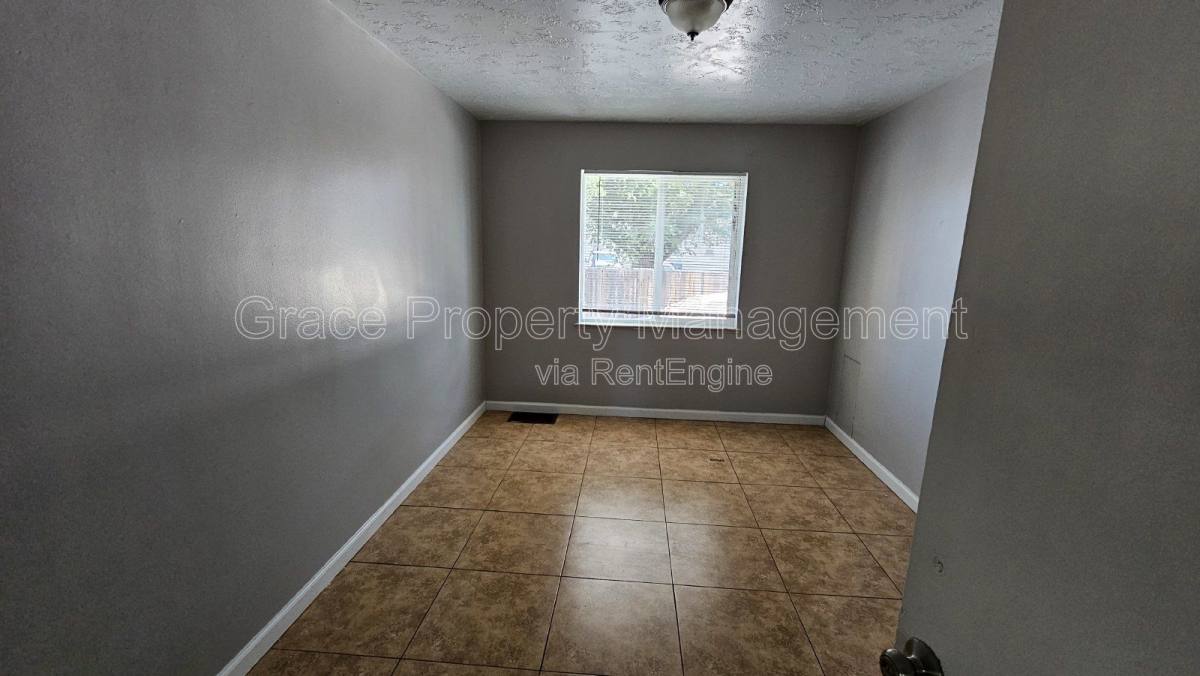 Apartment for rent at 1950 Oswego St, Aurora, CO 80010