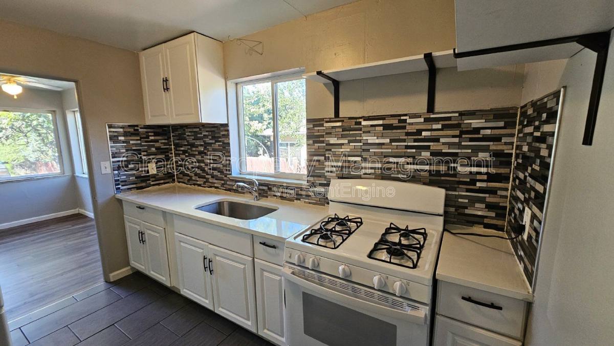 Apartment for rent at 1950 Oswego St, Aurora, CO 80010