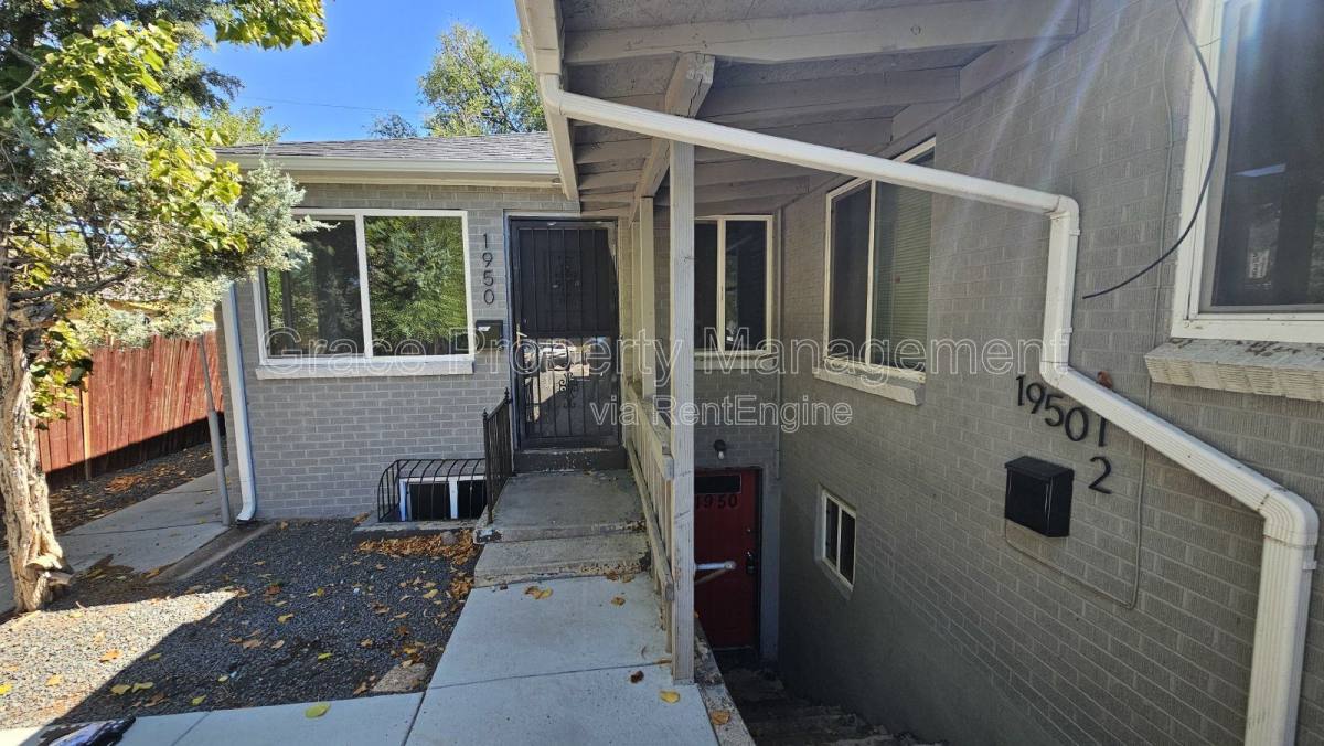 Apartment for rent at 1950 Oswego St, Aurora, CO 80010