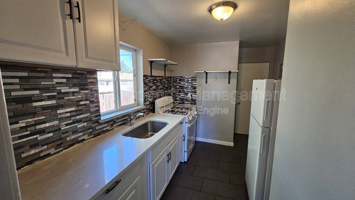 Apartment for rent at 1950 Oswego St, Aurora, CO 80010