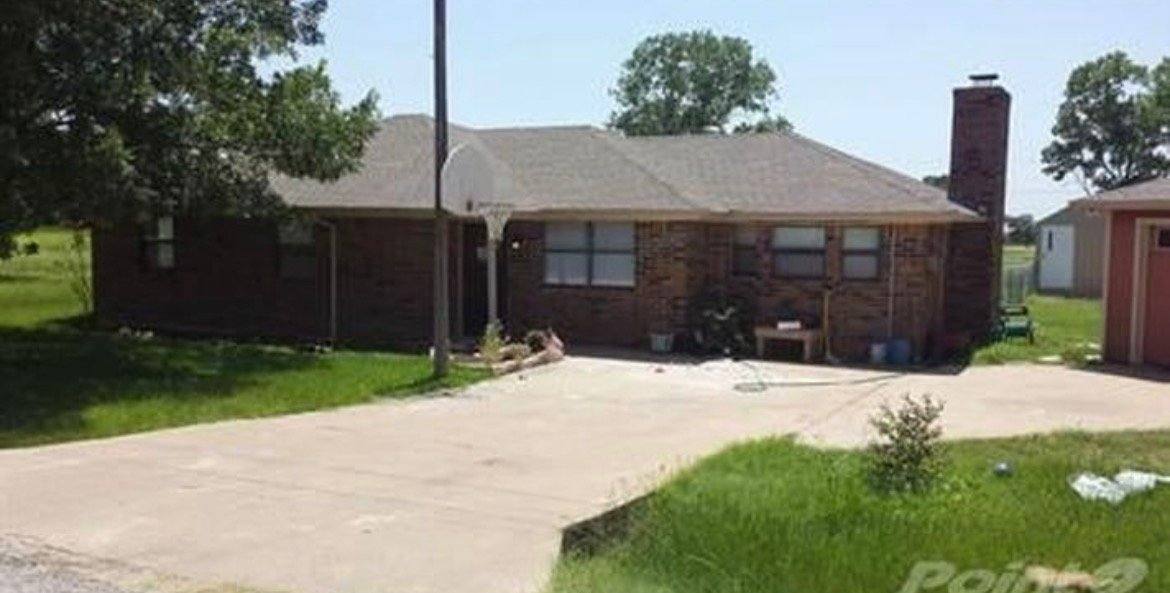House for rent at 3905 Country Meadows Circle, Granbury, TX 76048