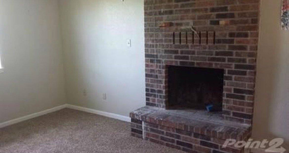 House for rent at 3905 Country Meadows Circle, Granbury, TX 76048