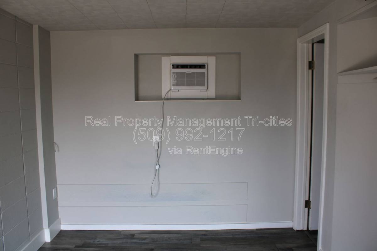 Apartment for rent at 124 W Shoshone St #K, Pasco, WA 99301